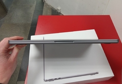 Apple MacBook Air 13" 2022 M2 16GB/256GB použitý