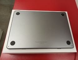 Apple MacBook Air 13" 2022 M2 16GB/256GB použitý