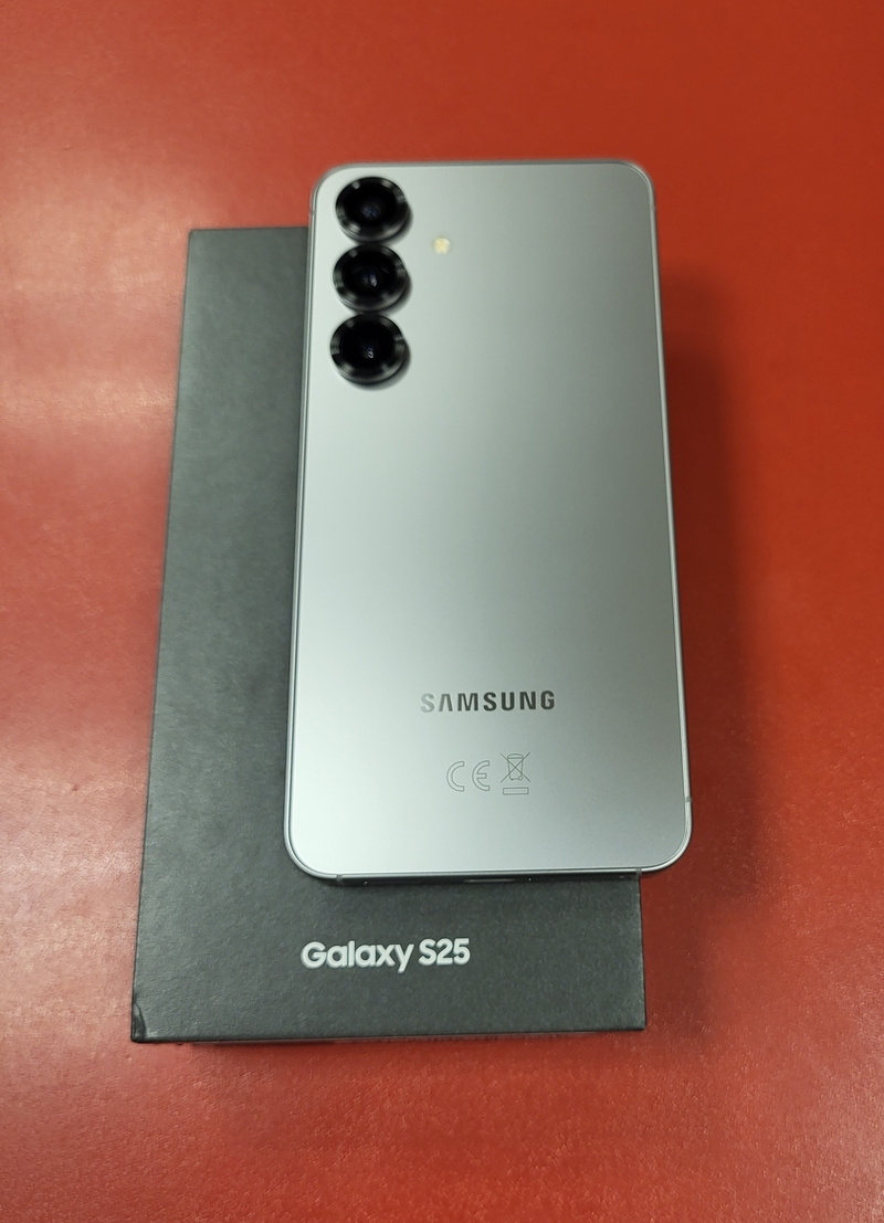 Samsung Galaxy S25 12GB/128GB záruka MP 24 měsíců rozbalený