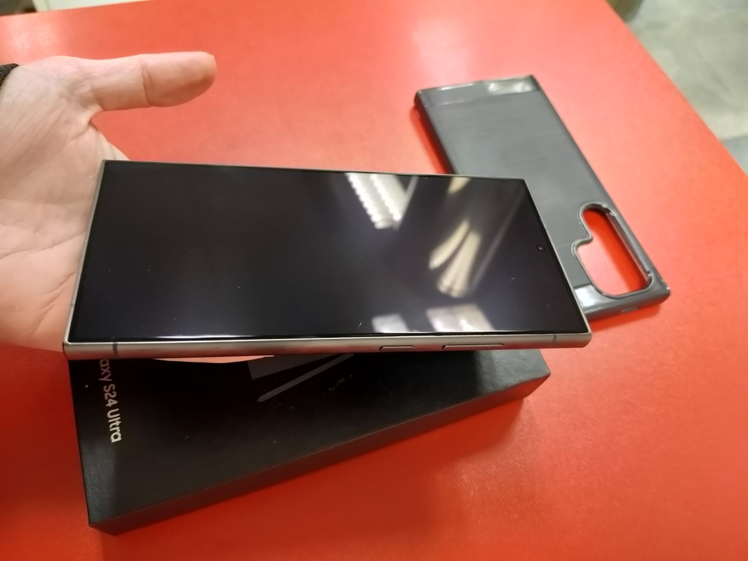 Samsung Galaxy S24 Ultra 12GB/512GB použitý