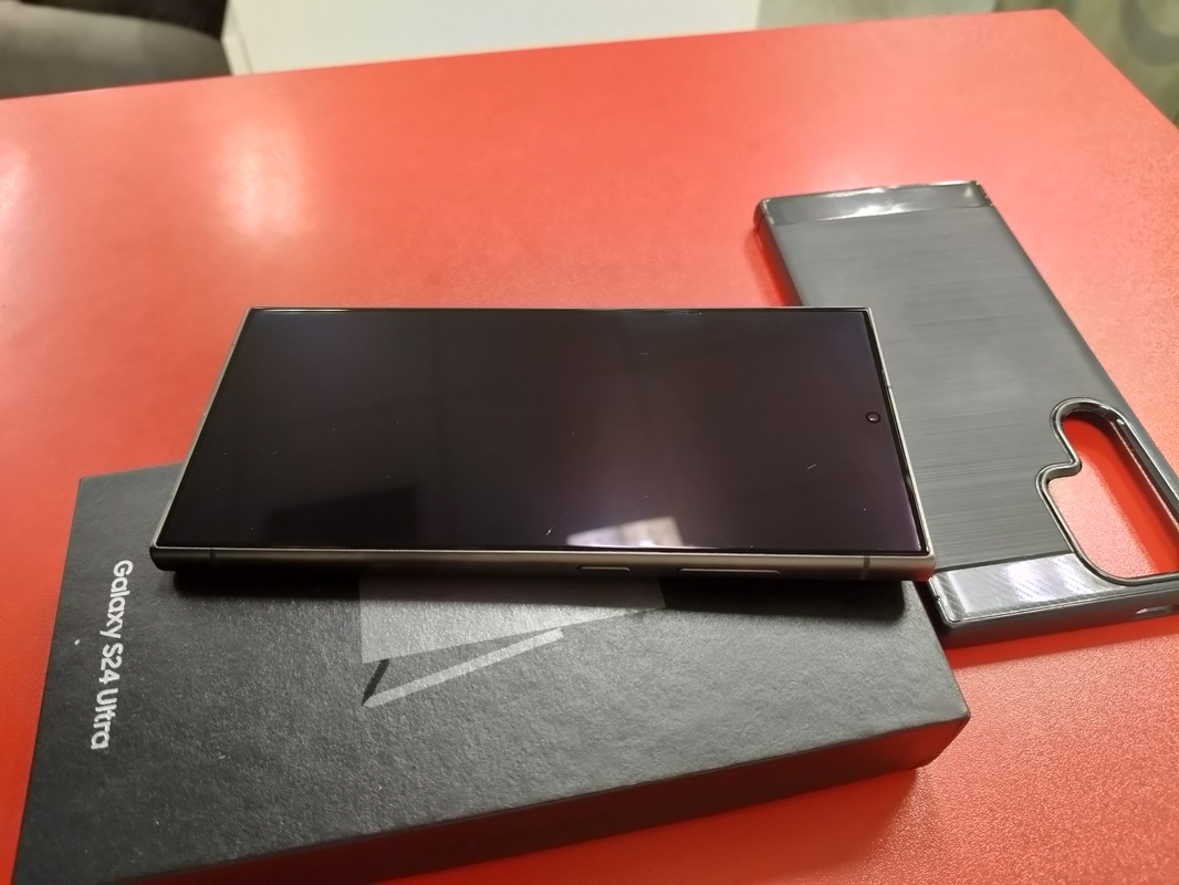 Samsung Galaxy S24 Ultra 12GB/512GB použitý