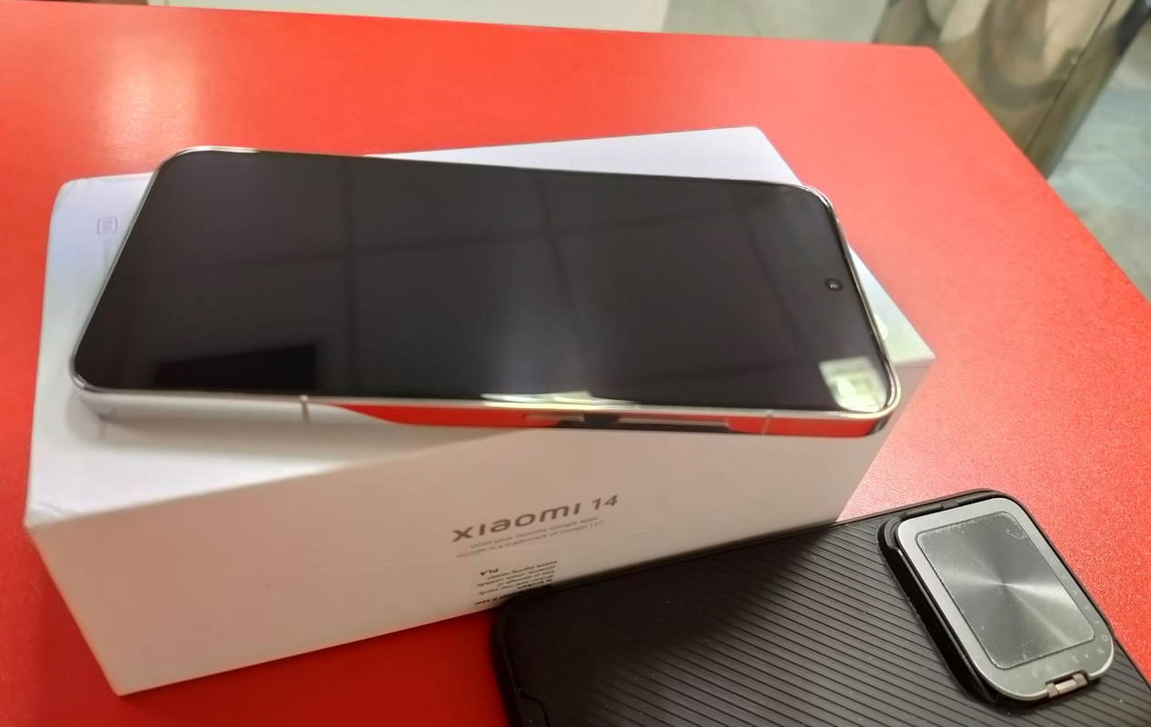 Xiaomi 14 12GB/512GB záruka 9/2026  použitý