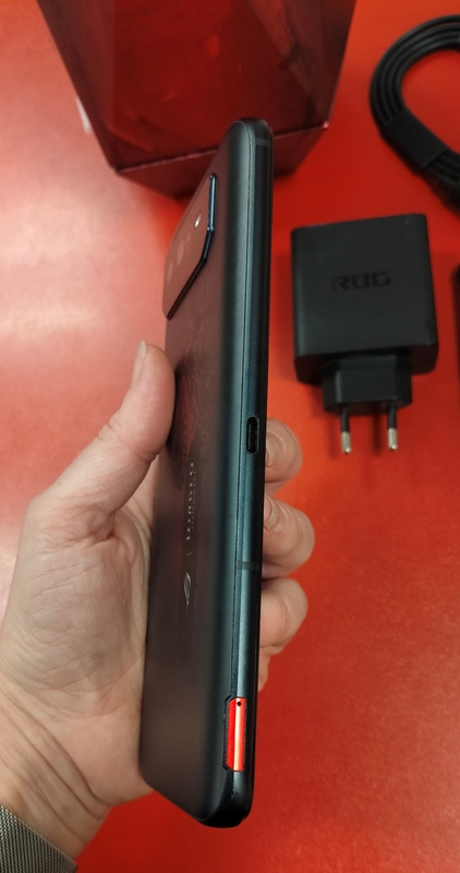 ASUS Rog Phone 6 16GB/512GB Diablo Edition použitý 