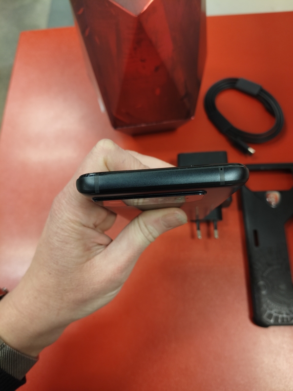 ASUS Rog Phone 6 16GB/512GB Diablo Edition použitý 