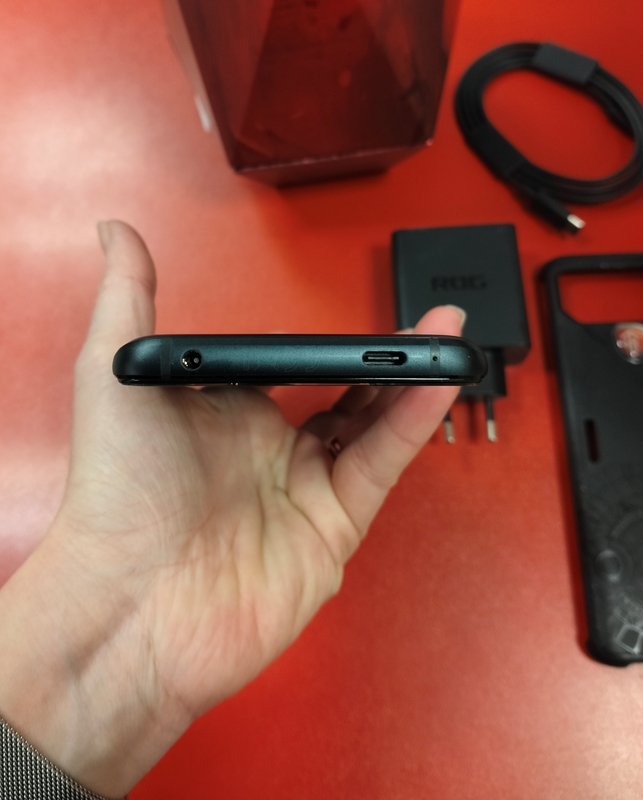 ASUS Rog Phone 6 16GB/512GB Diablo Edition použitý 