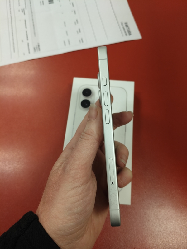 Apple iPhone 16 256GB záruka T-mobile 21 měs. odzkoušený - stav A 