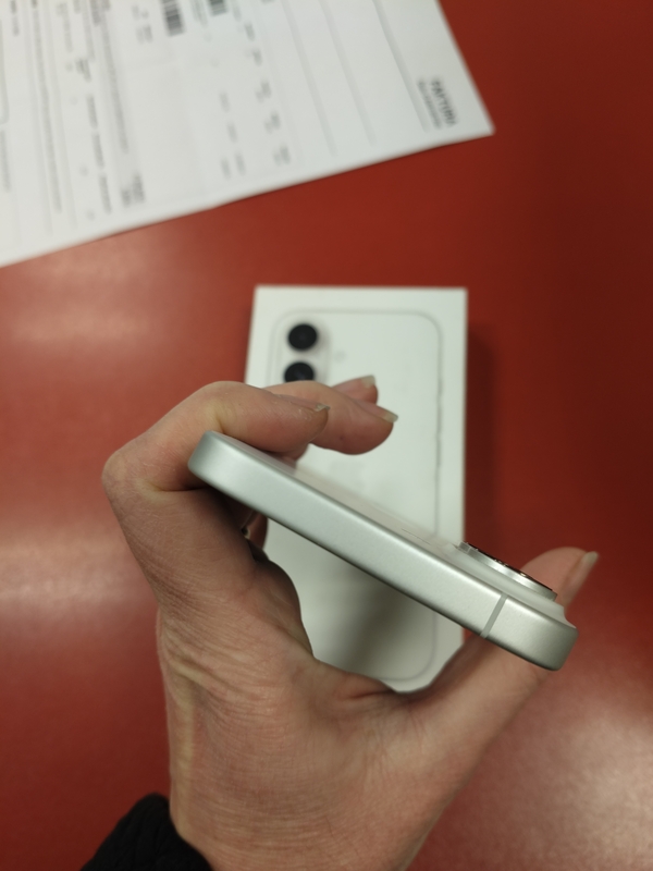 Apple iPhone 16 256GB záruka T-mobile 21 měs. odzkoušený - stav A 