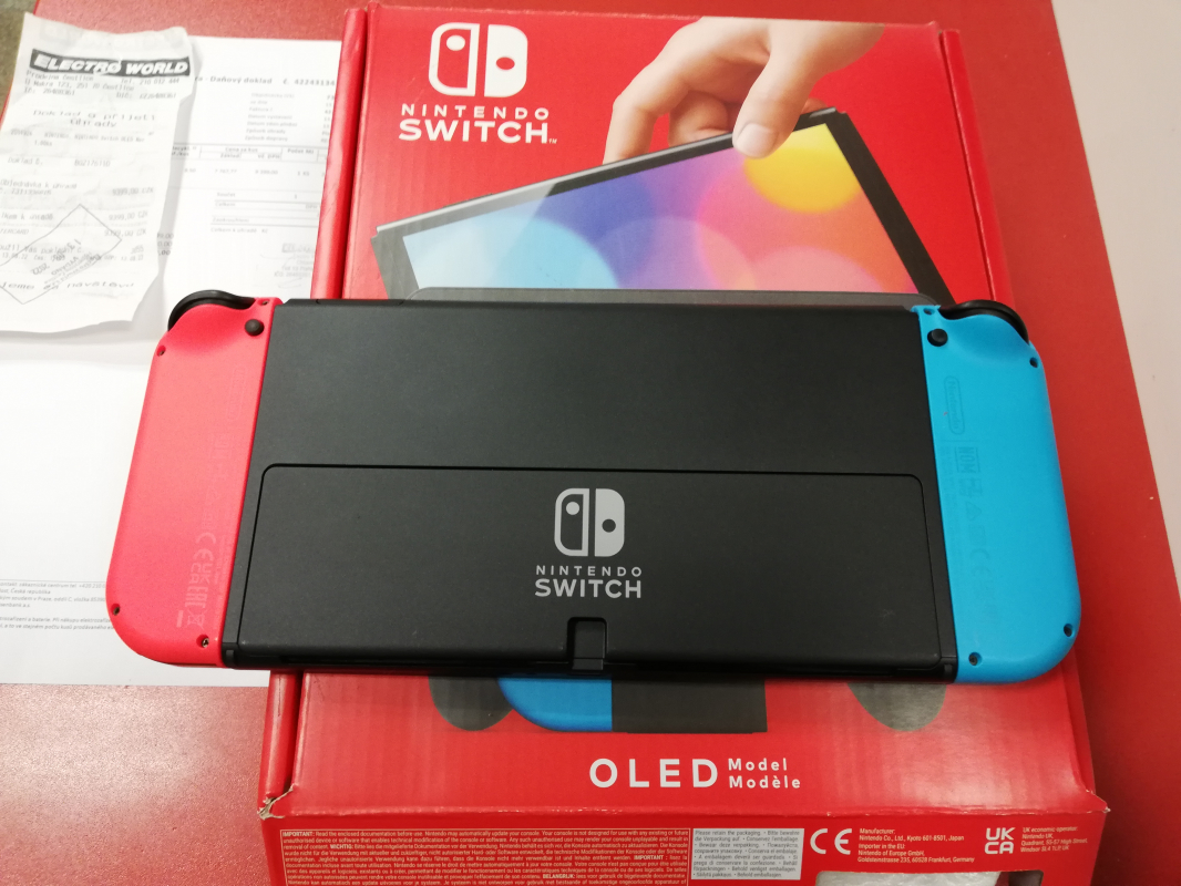Nintendo Switch OLED záruka 21 měsíců Electroworld použitý